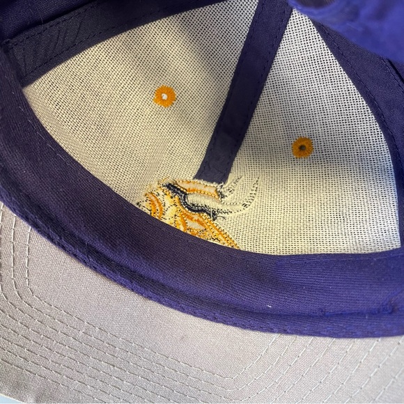 Vintage Logo Athletic Minnesota Vikings Snapback Hat - Picture 10 of 10